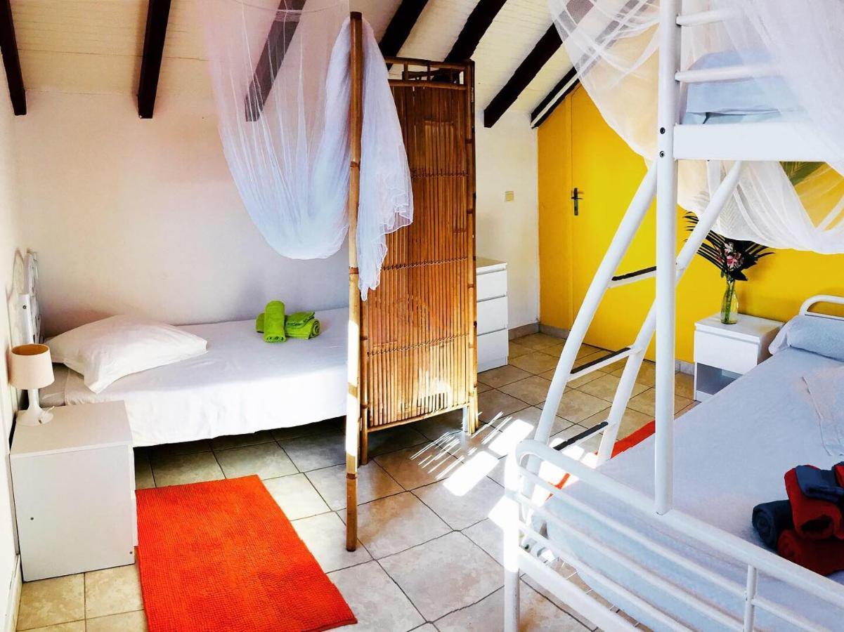 Soleil La Bed and Breakfast Terre-de-Bas Buitenkant foto